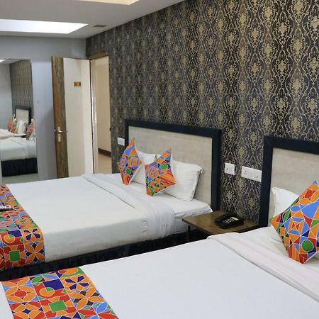 S.R. Residency Hotel Zirakpur Ngoại thất bức ảnh