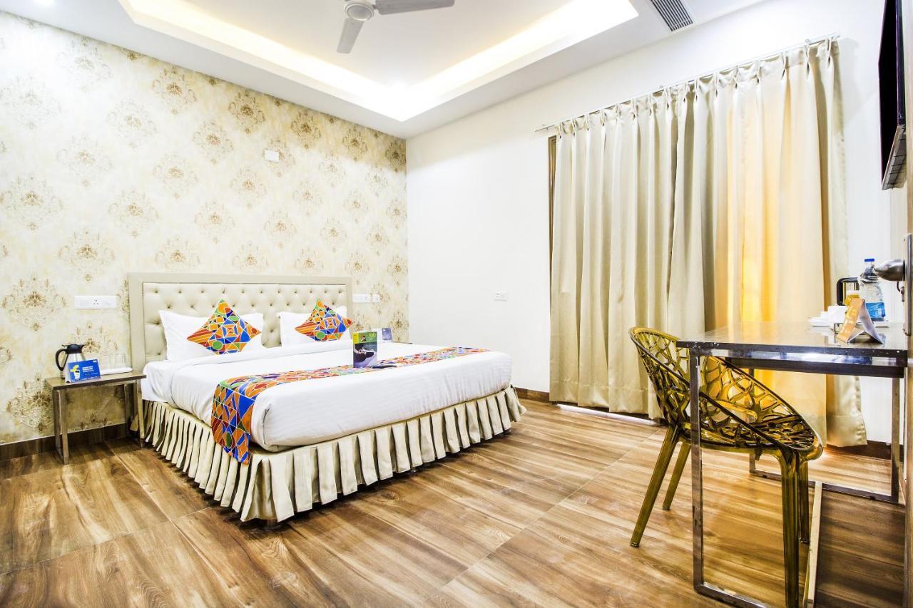 S.R. Residency Hotel Zirakpur Ngoại thất bức ảnh