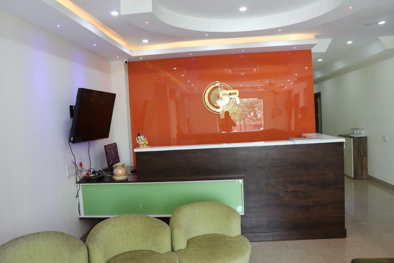 S.R. Residency Hotel Zirakpur Ngoại thất bức ảnh