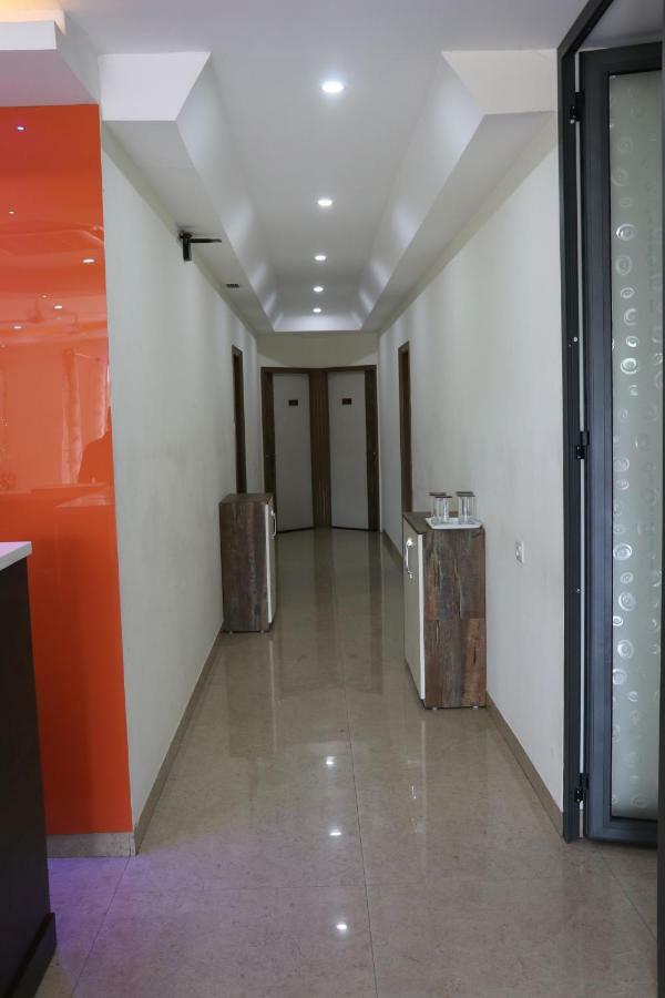 S.R. Residency Hotel Zirakpur Ngoại thất bức ảnh
