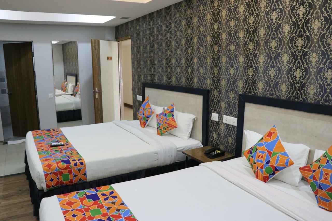 S.R. Residency Hotel Zirakpur Ngoại thất bức ảnh