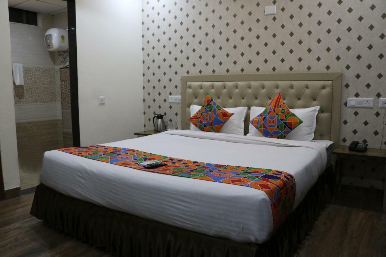 S.R. Residency Hotel Zirakpur Ngoại thất bức ảnh