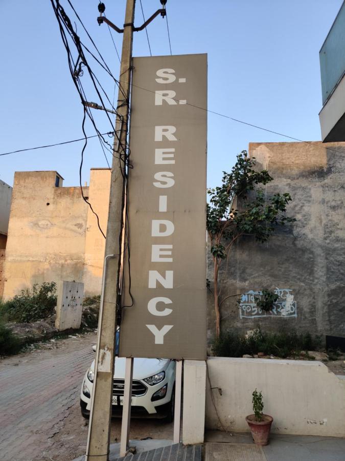 S.R. Residency Hotel Zirakpur Ngoại thất bức ảnh